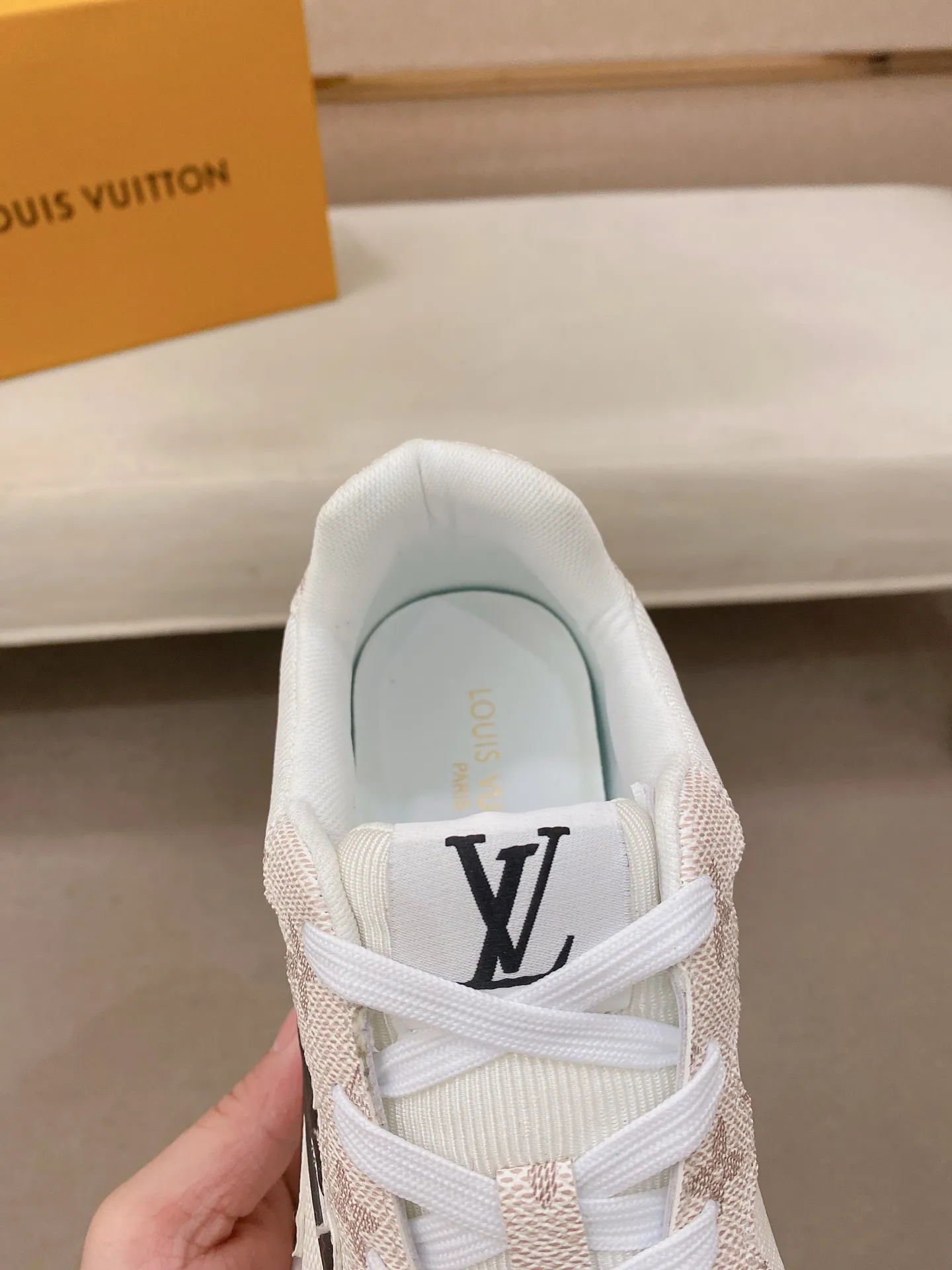 Men's shoes💰 462💰louis vuitton (Louis Vuitton/lv)🔍🔍The new counters are on sale at the same time. The uppers are imported from Italy. ️Re-engraved🇮🇹💪💪, ⚠Sole: The original sole is specially provided by the original factory, the exclusive movable molded sole is super comfortable, ⚠Original factory follow-up goods, 🔍🔍high quality, you can go in and out of the counter at will, welcome to compare⚠. Code number: 38-44 (45/46 customized, non-refundable)
